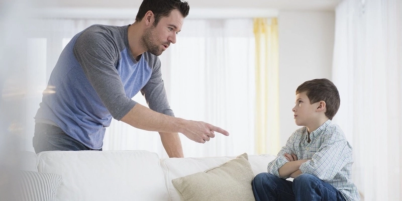 Điềm báo của giấc mơ bị bố la mắng
